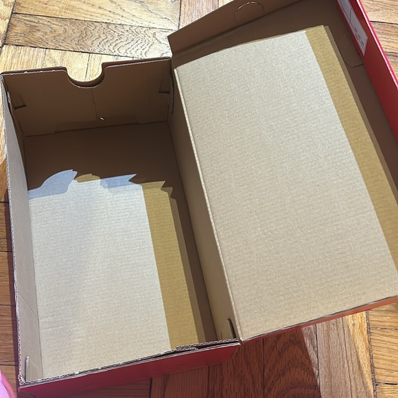 New Balance Empty Box - Picture 4 of 4